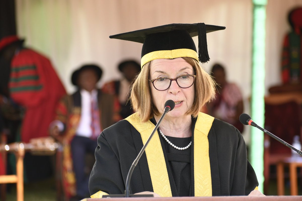 Makerere's tweet photo. #HappeningNow
We commence the week long #Mak73rdGrad graduating students from @MakCoNAS, @MakerereLaw and @MakerereCHS joined by VC @LondonAlumni - Prof. Wendy Thomson https://t.co/oyoWgwPcY5