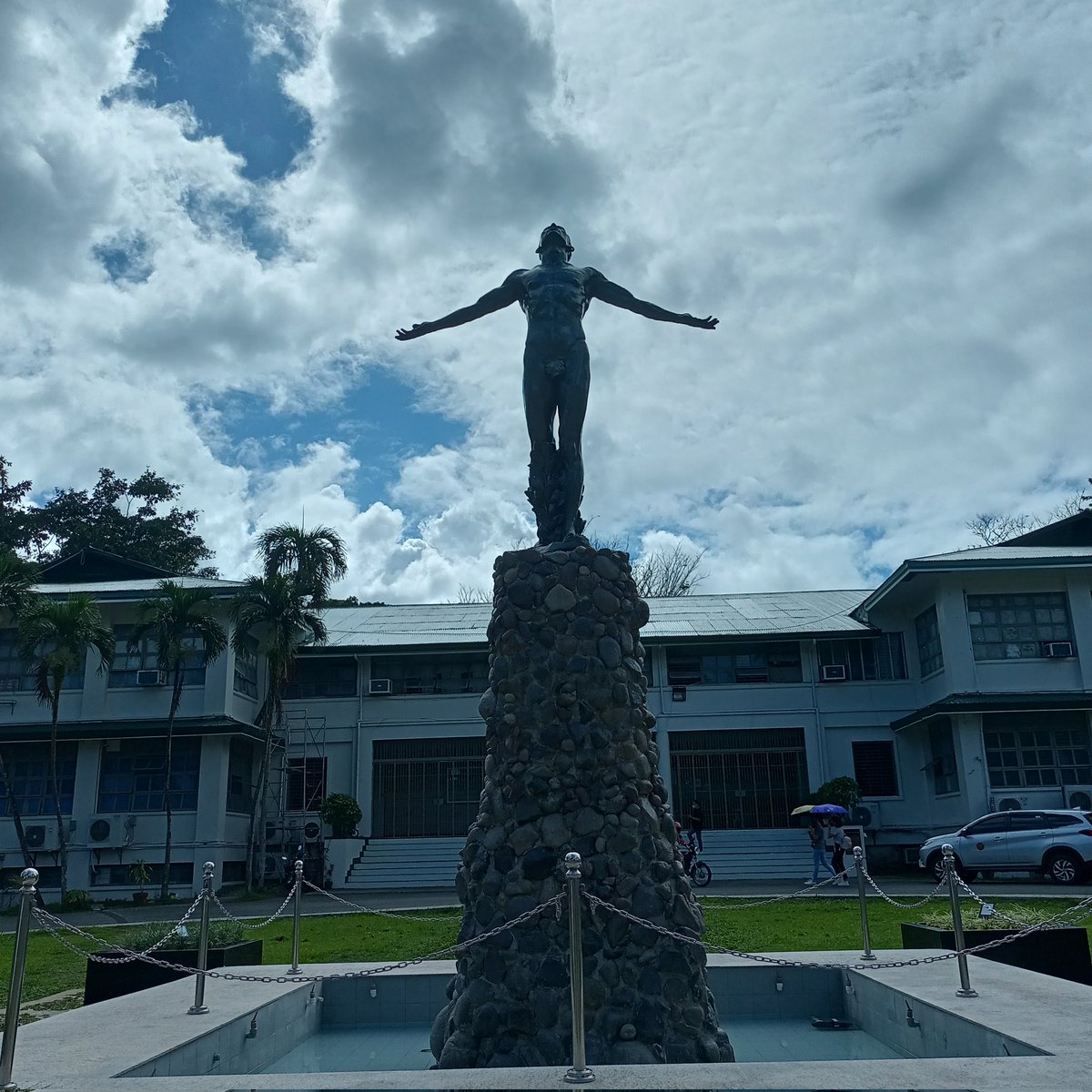 _micrococcus's tweet image. Hi, Oble! 

Please be kind to me. 💚❤️🌻

#isko #batch2022