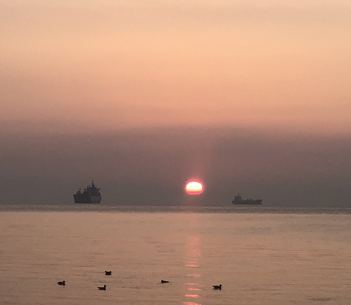 Team KHS make a pit stop for a beautiful sunrise.  Beautiful start to the day, good for the soul ❤️ <a href="/KirkcaldyHigh/">Kirkcaldy High School</a>