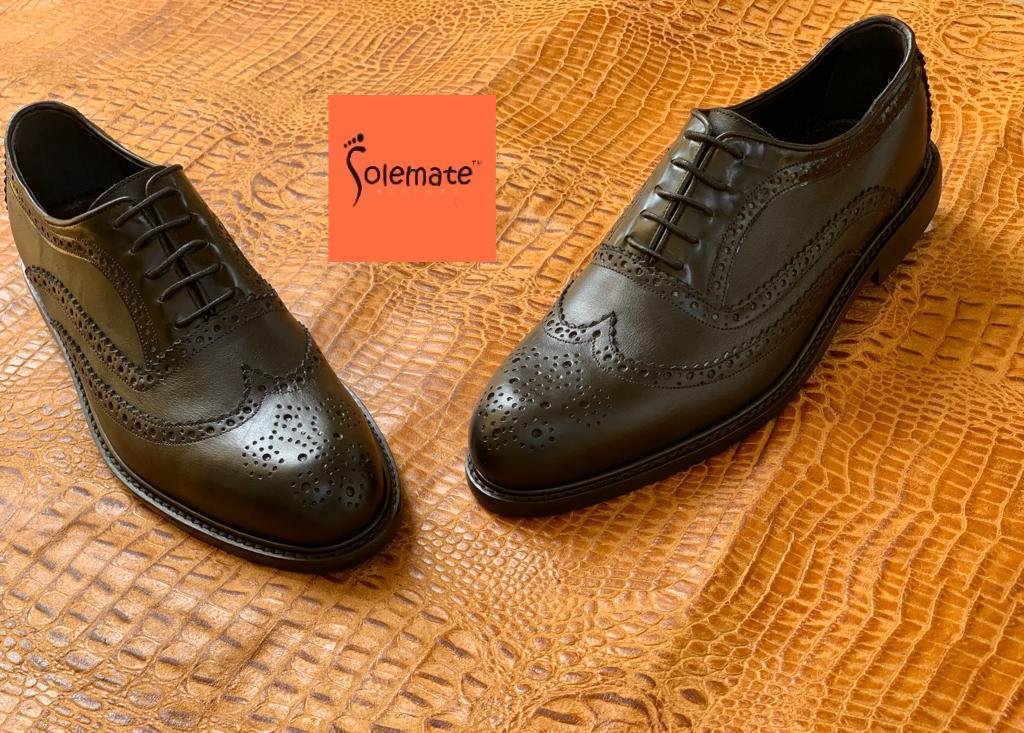 Wear our shoes and show off your style statement boldly.
# bespokeshoes 
#menshoes
#Oxford 
#menfashion