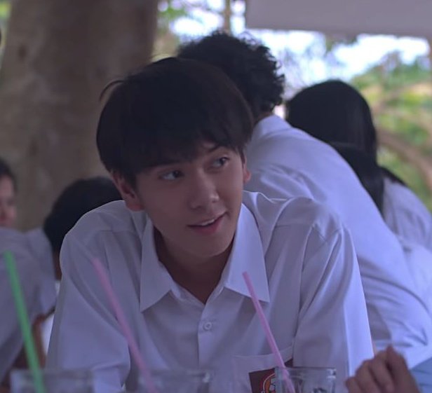 Hourly Iqbaal || close. (@iqbaalehourly) on Twitter photo 