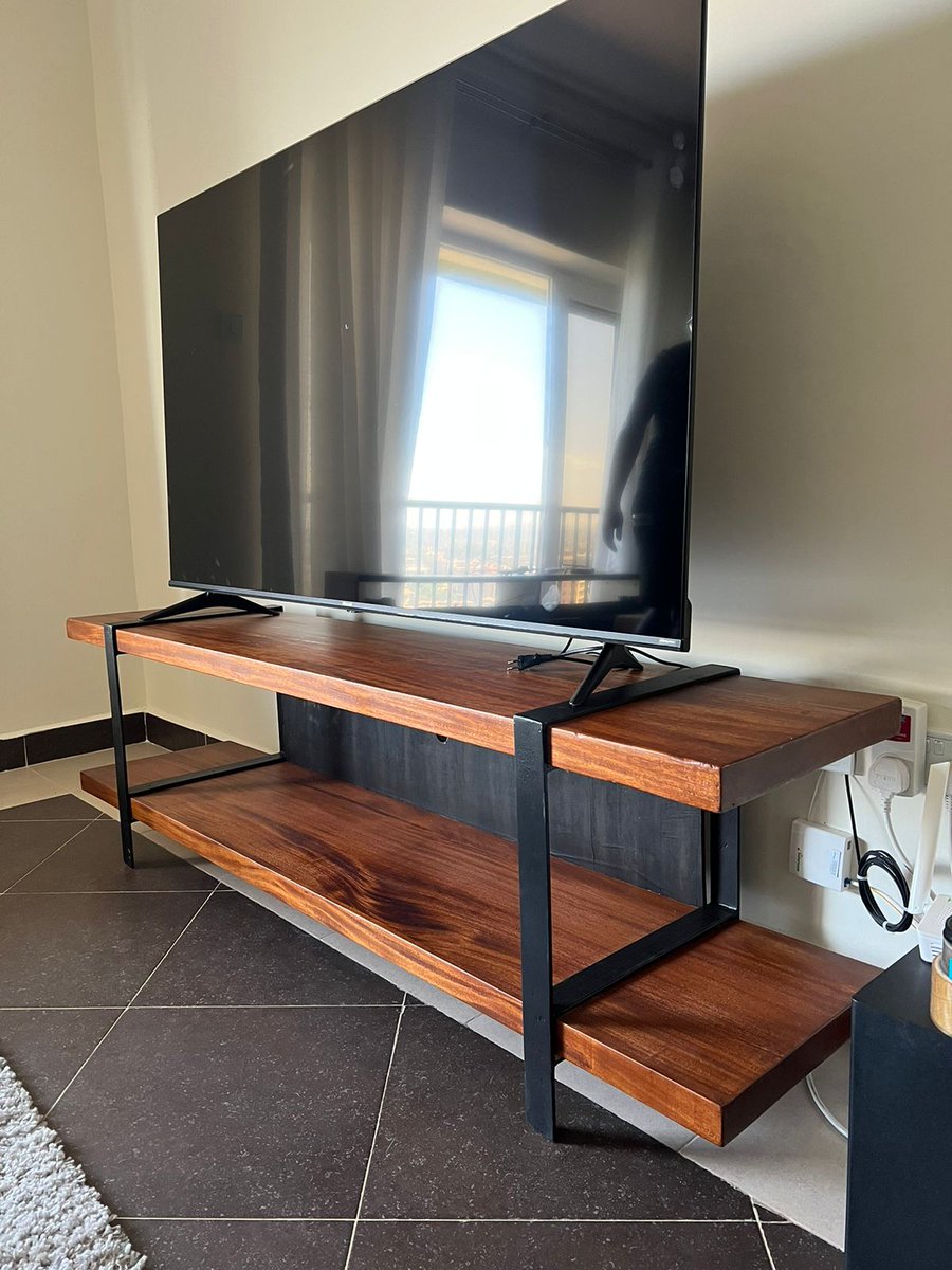 nemari_interior's tweet photo. This modem minimalist TV stand features a sleek mahogany finish and metal legs for a contemporary look. Its open design allows for easy access to your media components, while its low profile ensures it won't take up too much space in your living room.

#mahoganyfurniture #tvstand https://t.co/CaWTEIF7Zz