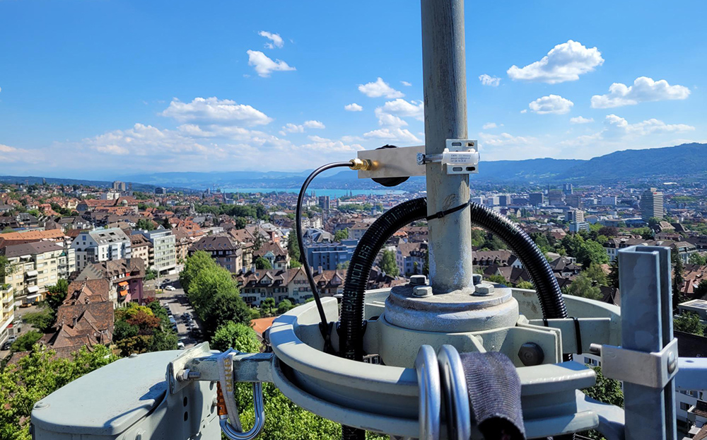 ICOS_RI's tweet photo. The eddy covariance tower in Zurich's city centre has now been operational for six months. The ICOS Cities research team has detected interesting CO2 flux patterns both seasonally and spatially.

Read more about the results:  https://t.co/AMNtr4KJD5 https://t.co/J5jvLPK8Lm