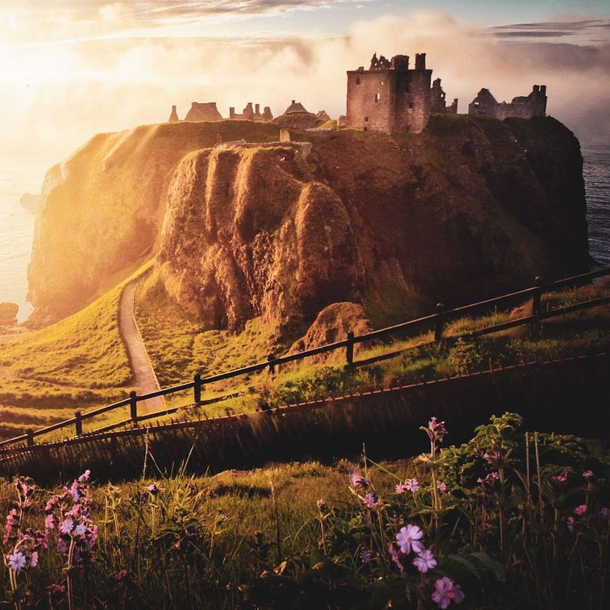There's always another angle for the photogenic Dunnottar Castle!

📸 instagram.com/bgs___photogra…

Via @visitabdn 
#visitABDN #beautifulABDN #winterABDN #visitScotland VisitScotland