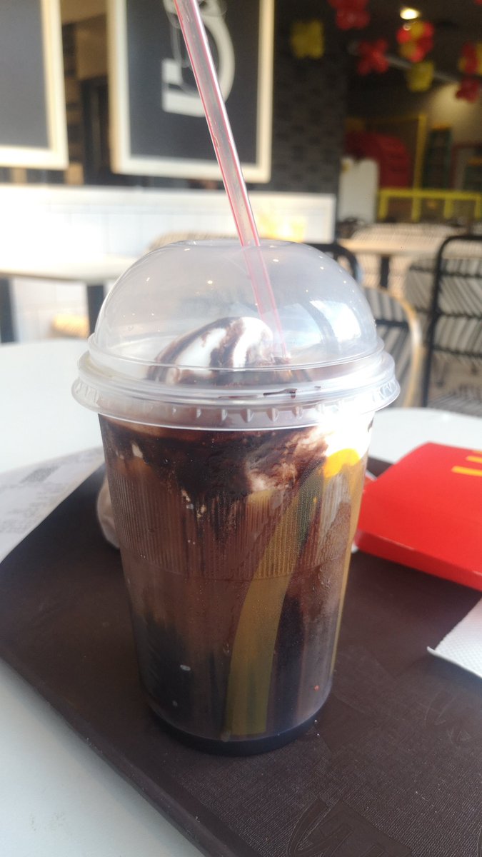 kuysnoah's tweet photo. @McDo_PH if kaya naman natin ang coffee float, ba't hindi nalang natin ibalik yung Iced Coffe Sweet Black 😭

#CoffeePH #McDoPH https://t.co/U0ggXBlh7o