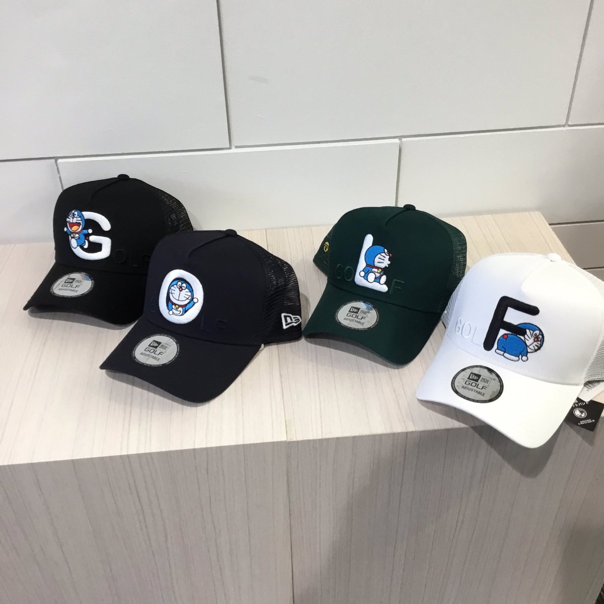 YATOGOLF29's tweet photo. ・
NEW ERA ✖️ドラえもんコラボ🌟
ポッケットを開けるとドラえもんの4次元ポケットが見える🫣
キャップは、9TWENTY.9FIFTY.VISOR の3種類展開‼️
#nweera #ドラえもん #ゴルフ #ゴルフ男子 #ゴルフ女子 #ゴルフコーデ #ゴルフ好きな人と繋がりたい #ゴルフウェア #ゴルフ初心者 #ゴルフ練習 #ゴルフ女子 https://t.co/VMdDV1nfWt