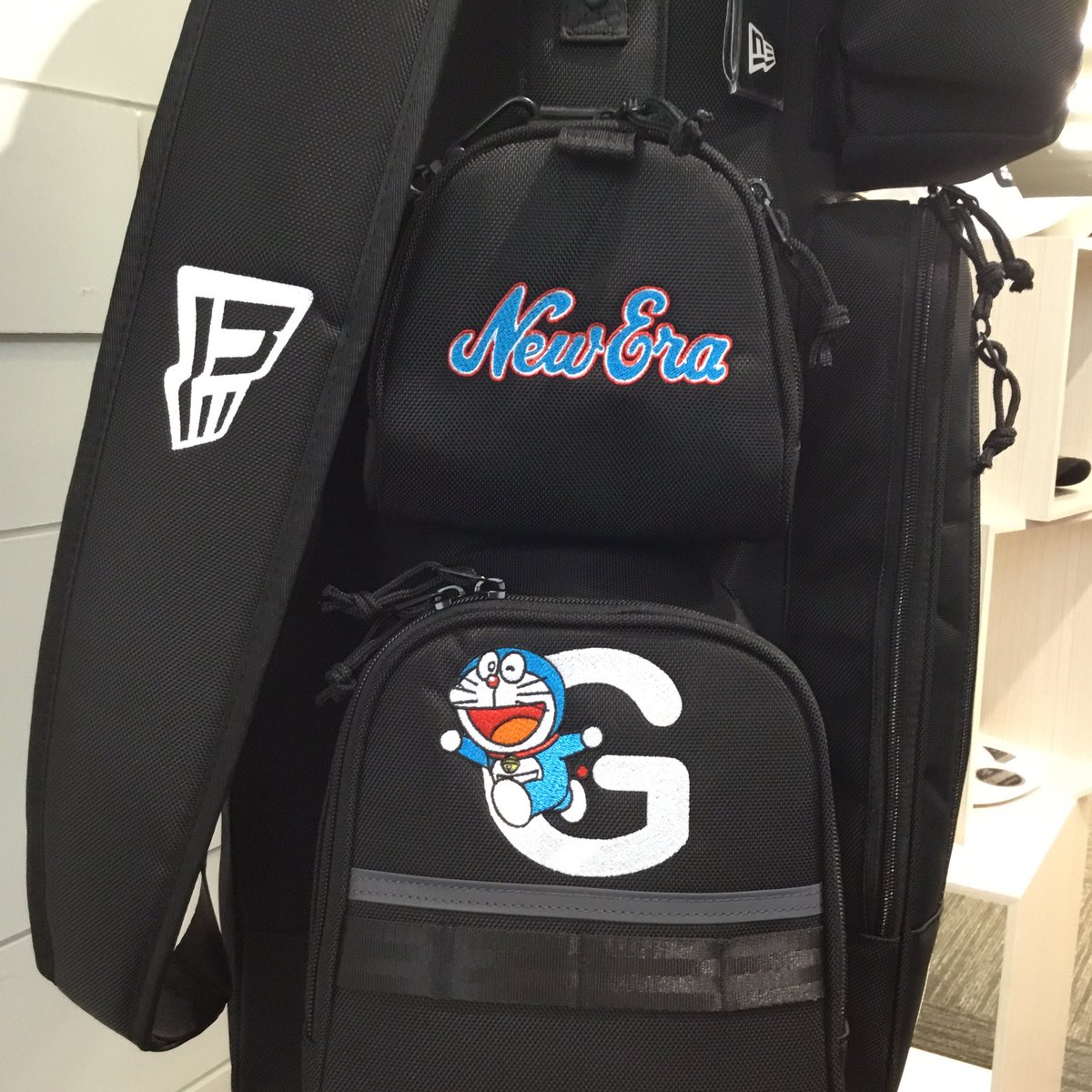 YATOGOLF29's tweet photo. ・
NEW ERA ✖️ドラえもんコラボ🌟
ポッケットを開けるとドラえもんの4次元ポケットが見える🫣
キャップは、9TWENTY.9FIFTY.VISOR の3種類展開‼️
#nweera #ドラえもん #ゴルフ #ゴルフ男子 #ゴルフ女子 #ゴルフコーデ #ゴルフ好きな人と繋がりたい #ゴルフウェア #ゴルフ初心者 #ゴルフ練習 #ゴルフ女子 https://t.co/VMdDV1nfWt