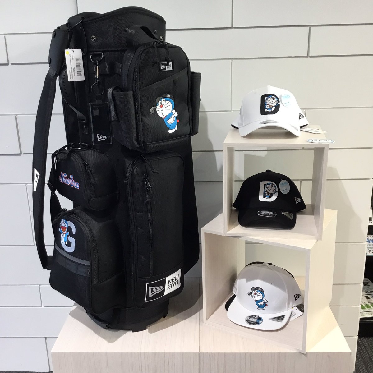 YATOGOLF29's tweet photo. ・
NEW ERA ✖️ドラえもんコラボ🌟
ポッケットを開けるとドラえもんの4次元ポケットが見える🫣
キャップは、9TWENTY.9FIFTY.VISOR の3種類展開‼️
#nweera #ドラえもん #ゴルフ #ゴルフ男子 #ゴルフ女子 #ゴルフコーデ #ゴルフ好きな人と繋がりたい #ゴルフウェア #ゴルフ初心者 #ゴルフ練習 #ゴルフ女子 https://t.co/VMdDV1nfWt