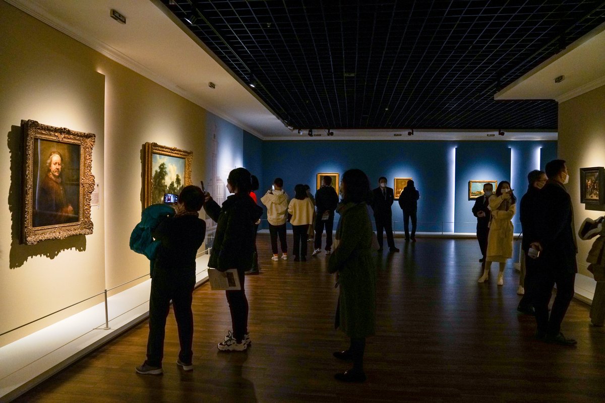 ShanghaiMuseum's tweet photo. 🌉2023 #ShanghaiMuseum late kicked start last Saturday [emoji] 

🗓️The after-hours offerings till May 7th will include the #NGMasterpieces, #OdeToSpring, bronzeware and ceramic permanent exhibitions. Make your reservation on our Wechat account and enjoy an artful night! https://t.co/O33SYvhyT6