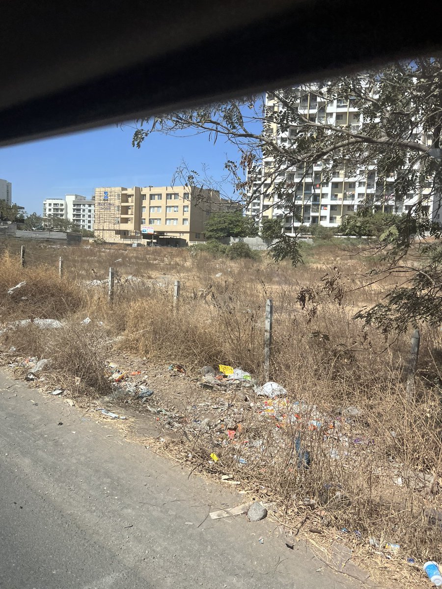 MadAboutStocks_'s tweet image. Took this on the outskirts of Pune now.  

Mount Litera Zee School upcoming building . 

#ZeeLearn last week got a NCLT call and as I read is admitted for resolution 🙃

Confusing trends.