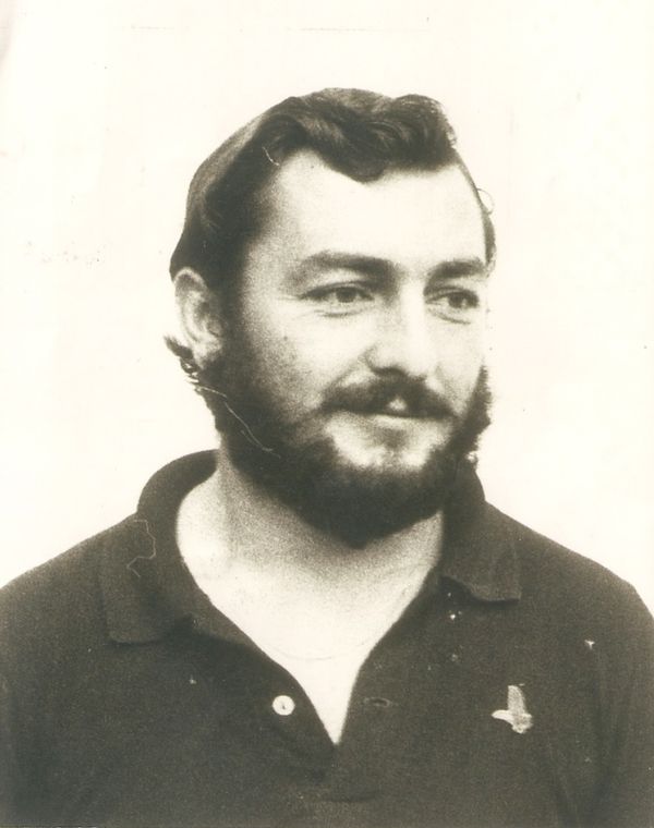 ▶️1981-2-13
#GaurkoEgunez duela 4⃣2⃣ urte ETAko kide Joxe Arregi Eizagirre Madrilen hil zen, DGS zelakoan jasandako torturen ondorioz.
#Zizurkil