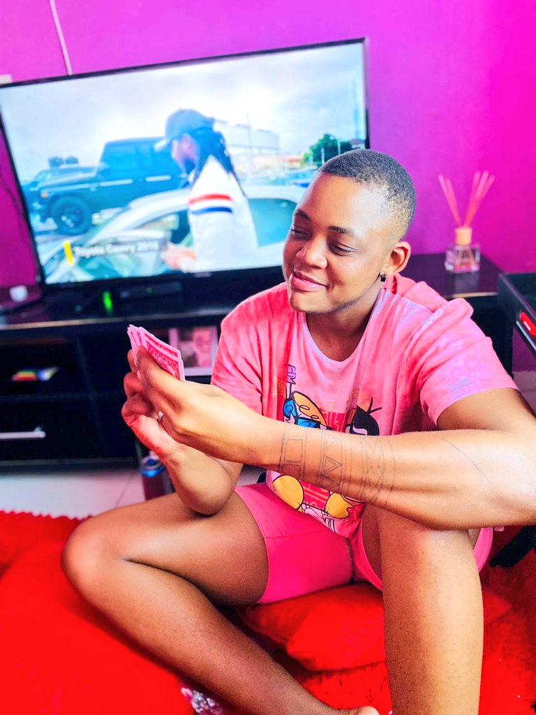 childlessman1's tweet photo. Boys do look good in Pink.. 😊 https://t.co/8vtREeSvO3