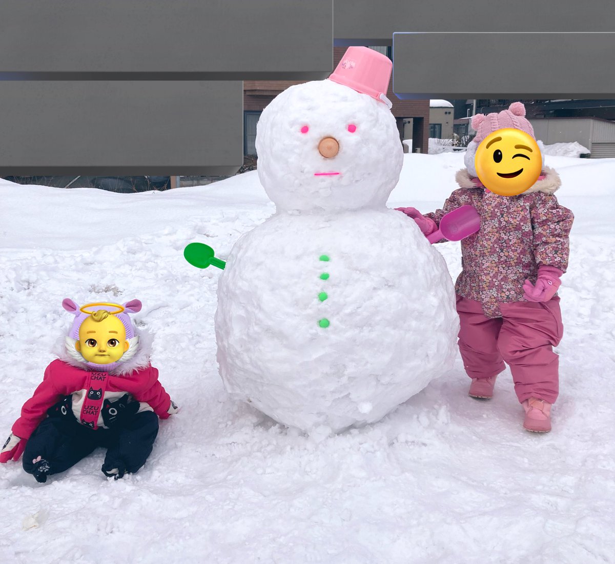SAYA_0702_'s tweet photo. 雪だるま作ったよ⛄️❤️
娘より大きいぞ〜〜💪
#今年も雪だるま
#2023雪だるま https://t.co/Sn0pkqC5ro