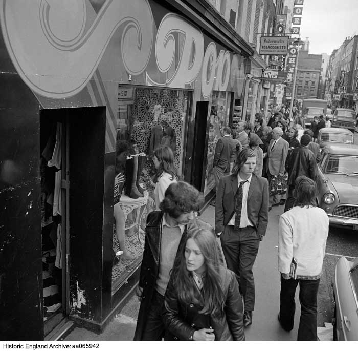 HE_Archive's tweet photo. #OnThisDay in 1971, the UK and Ireland decimalised their currencies. To mark this anniversary, today's images from the Historic England Archive are all from 1971.
#DecimalDay
#1971
#Manchester
#CarnabyStreet https://t.co/pY7IMHPmHb