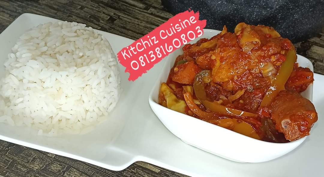 chinazam_okafor's tweet photo. Life may be uncertain, but one thing's for sure - good food always brings joy! Let me add some comfort to your day with my homemade dishes, my Ibadan people.
#ibadan
#Kitchiz
#Ibadanfood
#ObiDients
#Mondayvibes https://t.co/tqLrzxjwcL