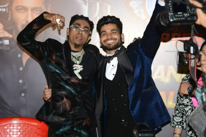 BiggBoss_Tak's tweet photo. When asked if #ShivThakare was more deserving than him to win #BiggBoss16 

#MCStan said, “He was more deserving to win the show. The show was about personality and I got more votes but I feel my brother was more deserving than me.” #ShivStan (to TOI) https://t.co/PC40KsP7qj