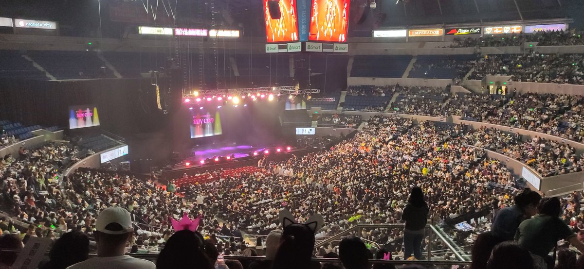 _miralin's tweet photo. Never have I thought that I would be a part of this crowd 💚💚💚💚
I feel so grateful, everything went so smoothly simula sa pag punta hanggang sa pag uwi. Thank you sa mga nakasama ko sa con day! It's really good to meet new friends✨
#MYCONinMNL #MAMAMOOinPH #shotpuno
#moomooph https://t.co/sqmIZOTUT8
