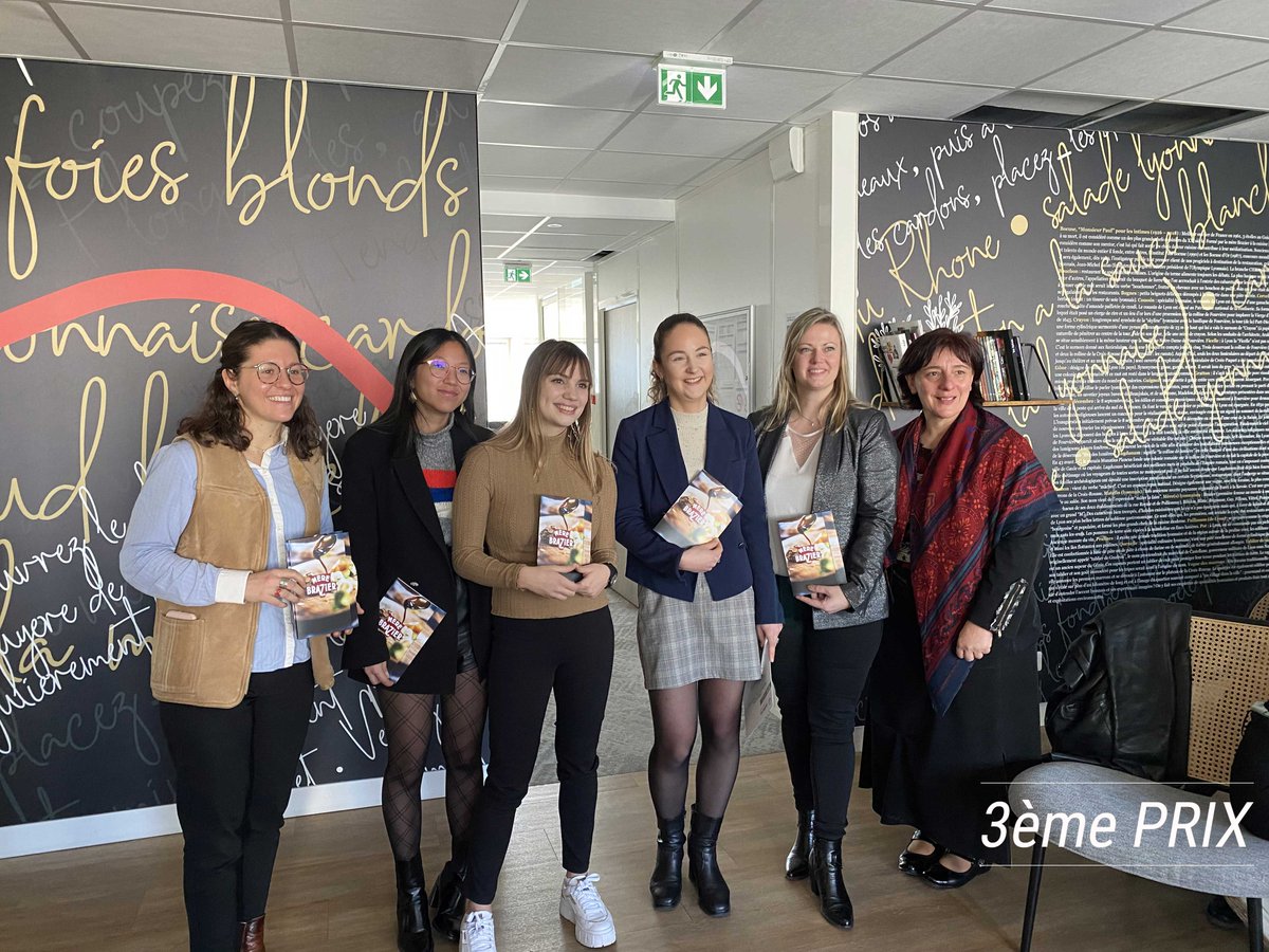 sequoiasoft's tweet image. Les gagnants de notre concours se sont vus attribuer leurs prix hier par notre équipe éducation :
1er prix : un repas dans le restaurant @PaulBocuse
2ème prix : une tablette Samsung© par membre de l’équipe 
3ème prix : un repas dans le restaurant gastronomique @lamerebrazier