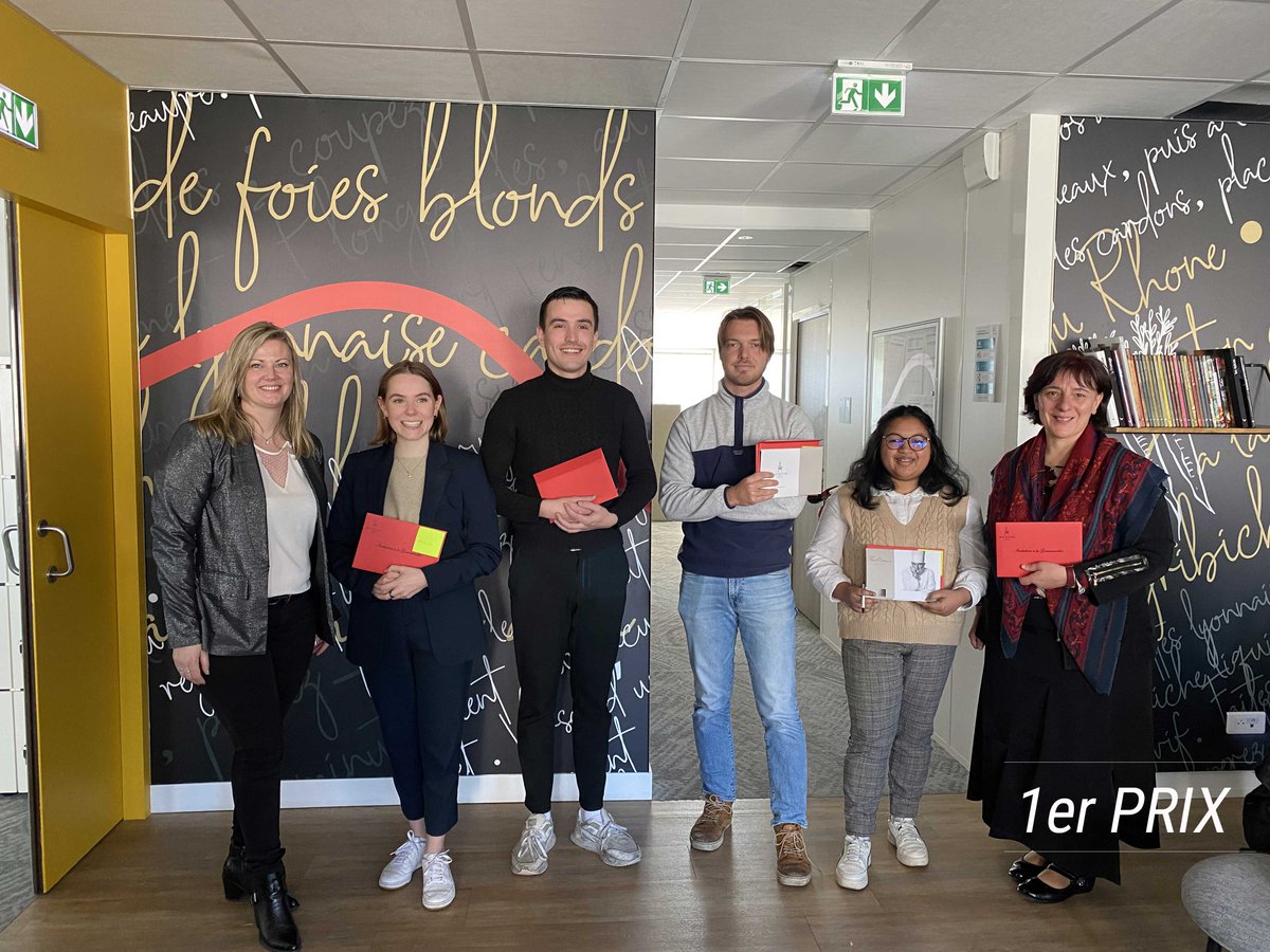 sequoiasoft's tweet image. Les gagnants de notre concours se sont vus attribuer leurs prix hier par notre équipe éducation :
1er prix : un repas dans le restaurant @PaulBocuse
2ème prix : une tablette Samsung© par membre de l’équipe 
3ème prix : un repas dans le restaurant gastronomique @lamerebrazier