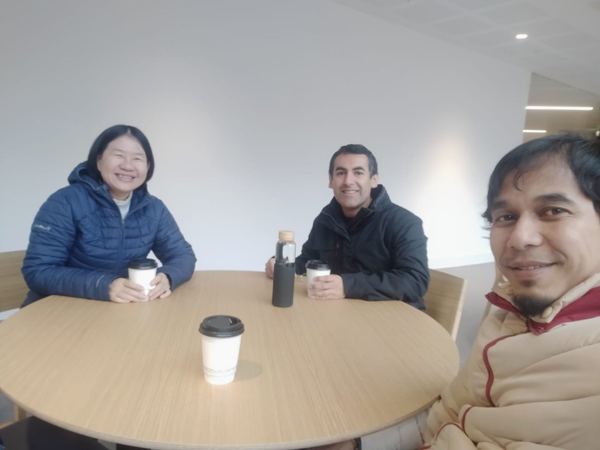 mattgarciablitz's tweet photo. Dr. Apiradee Lim from Prince of Songkla University (Thailand) visited the School of Computing at Ulster University as part of the visit of PhD student Sahidan Abdulmana. Many thanks to Professor Chris Nugent and to Dr. Idongesit Ekerete (@IdUlster) for their support @SERG_Ulster https://t.co/MU7EQQIKTX
