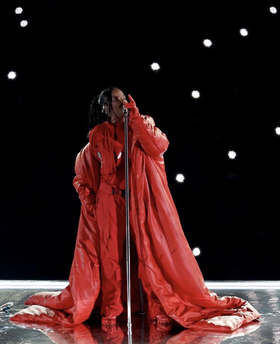 nailsinc's tweet photo. The sudden urge to wear all red... ❤️
#Rihanna #SuperBowl #SuperBowl2023 #RihannaSuperBowl #HalfTimePerformance #RihannaHalfTime #NFL #NFLSuperBowl https://t.co/MFin14FJQM