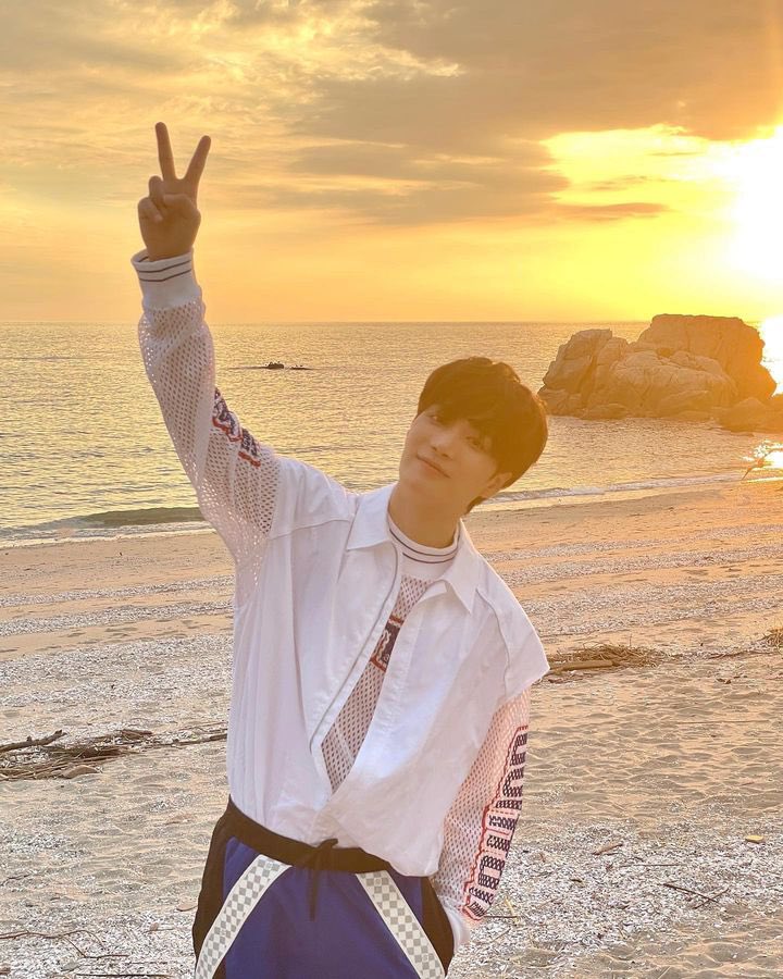 &U__always종현✨ tweet media