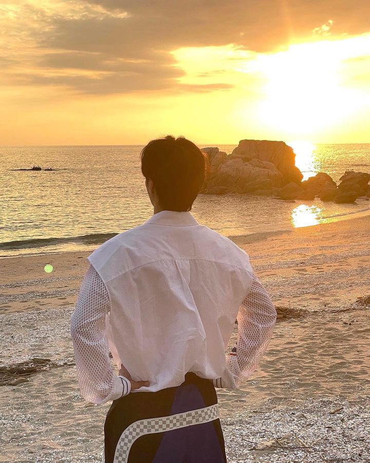 &U__always종현✨ tweet media