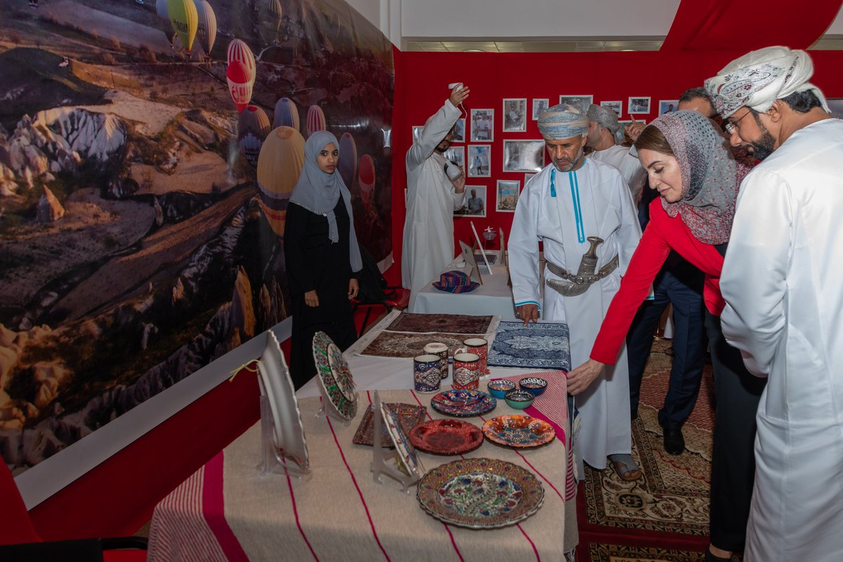 sultanqaboosuni tweet picture