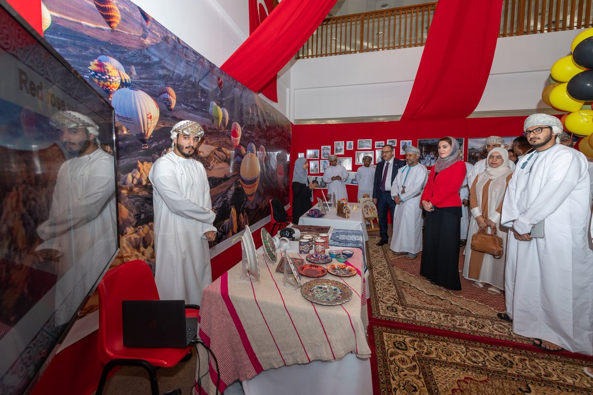 sultanqaboosuni tweet picture