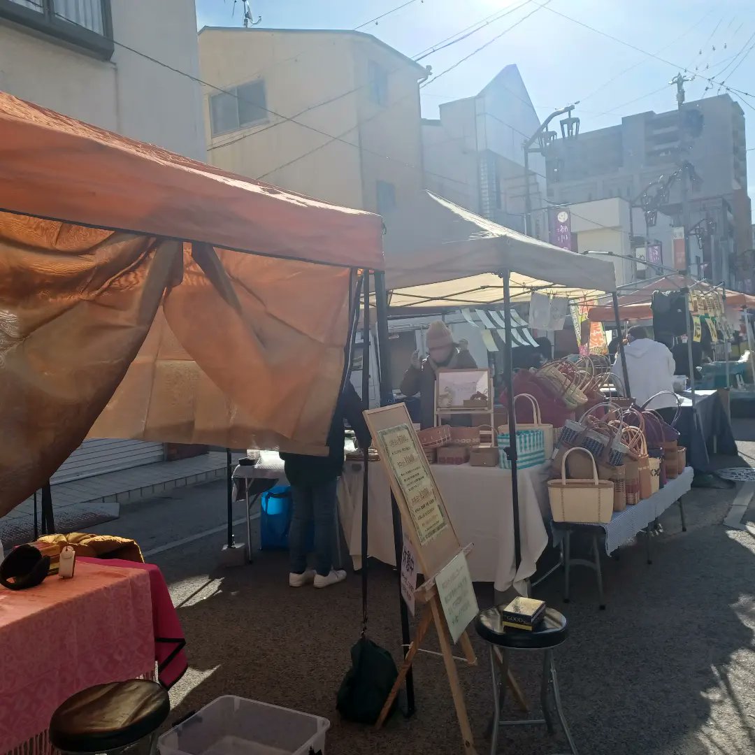HMilkhinako's tweet photo. ２月18日(土)は
勝川弘法市出店！

天気予報では
今のところ��かくなりそう。百時さんの前辺りに、出店です。オレンジ色のテントが目印です。
占いに用がなくても、気軽にお声かけてくださいね。

#勝川弘法市#タロット占い#手相#数秘術#アニマルコミュニケーション https://t.co/c1WQODidjY