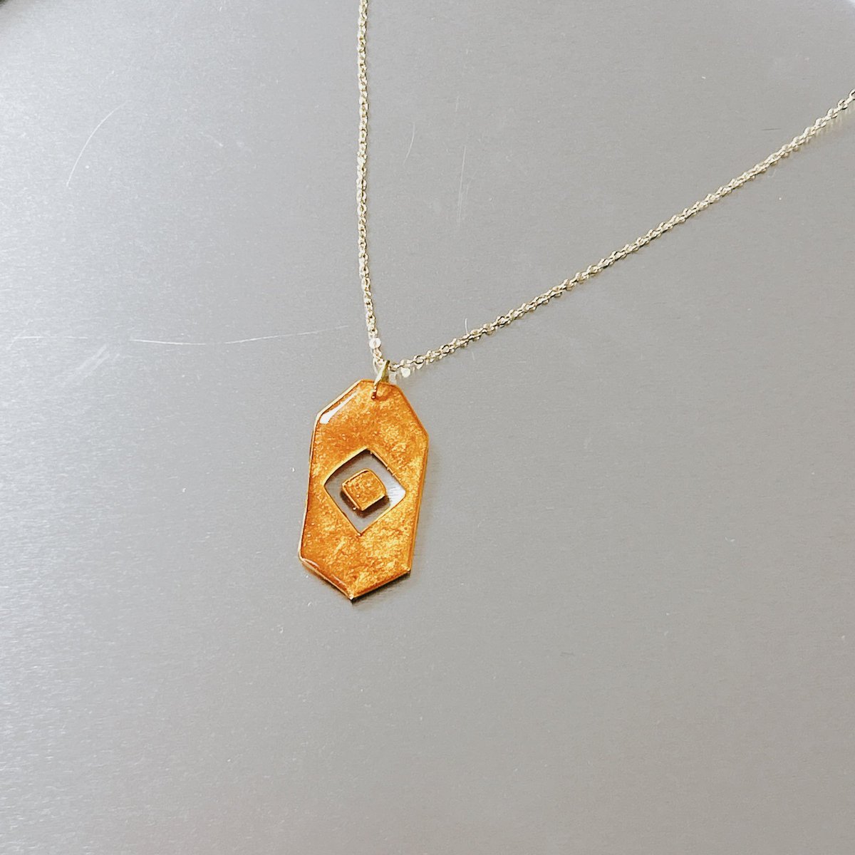 GCrafts7's tweet photo. Necklace - Season of Remembrance #SkyChildrenOfTheLight #skycotl #Sky星を継ぐ子どもたち #sky星を紡ぐ子供たち #光遇 https://t.co/smNIHjPktt
