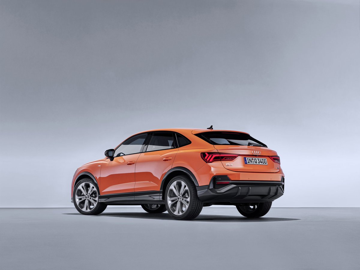 Audi Q3 Sportback launched in India, priced at ₹51.43 lakhs (Ex-showroom, India).

Q3 Sportback is available in only one top-spec 'Technology' variant and it is ₹1 lakh more expensive than the regular Audi Q3. (1/2)

@AudiIN @AudiOfficial @juhi_h @volklub  #AudiQ3Sportback