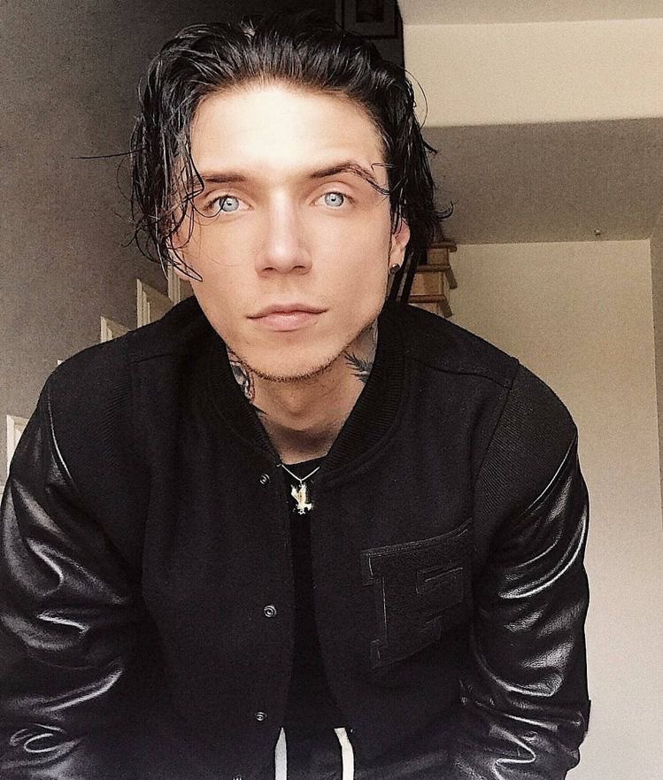 Wretched_97's tweet photo. Ocean eyes π #dailyAndy https://t.co/bE8vvYIvvy