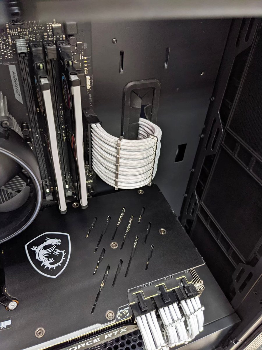 Alchemy 3 x 8PCIe Aluminum Comb Extension Cable Kit
 
Fine Aluminum Combs
Pure copper up to 18AWG

Check it here now: bitfenixshop.us/product-catego…

#BitFenix #Alchemy #ExtensionCables #pc #pcgaming #pcgamer #pcbuild #nvidia #nvidiageforce #gamingsetup #gamingpc #gamingpcbuild