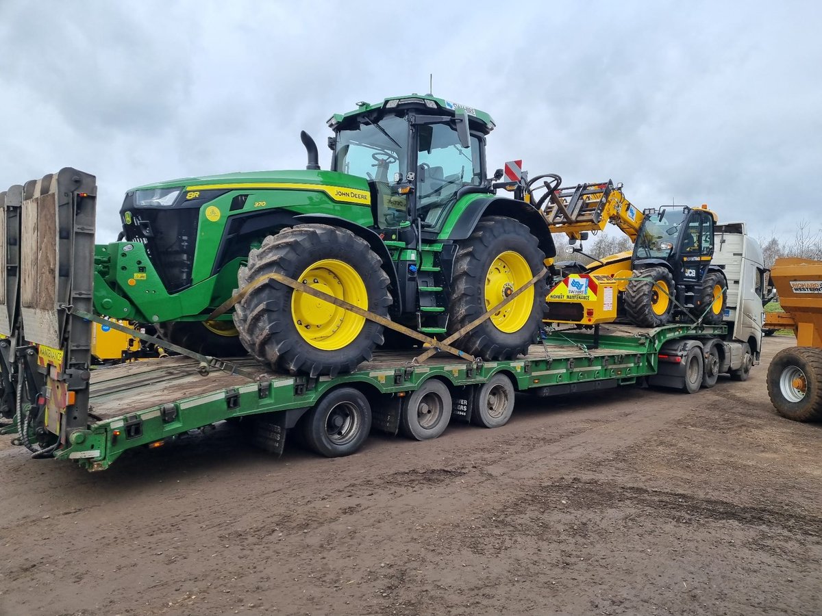 SWHire's tweet photo. Mixed load ready to deliver on Monday to Hampshire, Sussex and Berkshire.  https://t.co/An1aMX60mb @JohnDeere  @JCBmachines  @McConnelPower 
#tractorhire #telehandlerhire #hedgecutterhire https://t.co/X3DYwpWqfE
