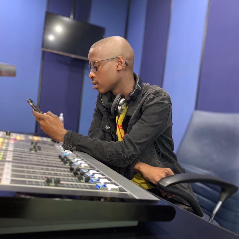 Dear Radio:
Thank you ♥️
Thank you for warranting me the opportunity to express myself and touch so many lives. Through you i am able to speak to and connect with thousands of people from different walks of life.

My first love, I celebrate you 📻 

#worldradioday #RadioandPeace