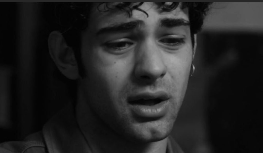 babyyansia's tweet image. ‘tu invece nun si nu cumpagn,si nu frat’ 

la quantità di lacrime che manco vi sto a spiegare 
#marefuori3