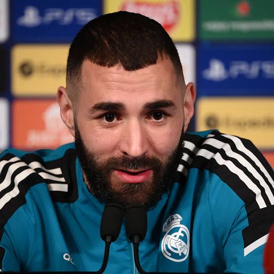 breathMessi23's tweet image. 🎙️Benzema:
🗣"Messi has better overall game than Cristiano."

"You don't only enjoy him when he scores, you enjoy him even without scoring because he will set up someone to score."

"I would suggest youngsters to watch Messi more if they want to be great professionals in future."