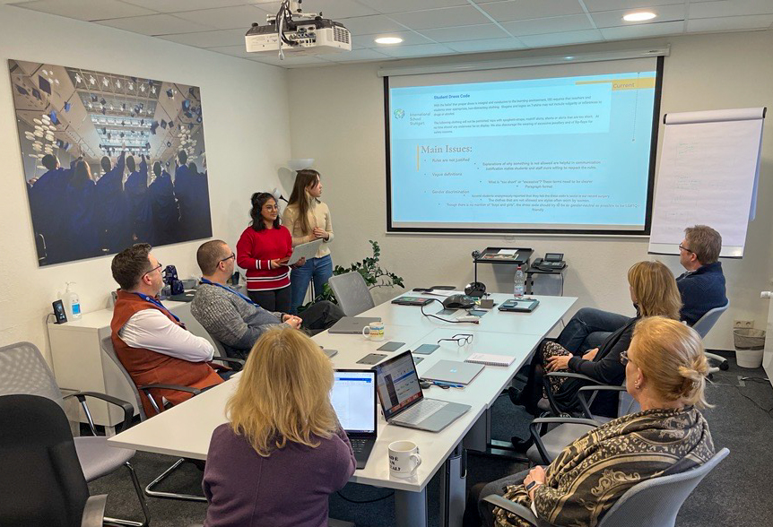 After 20 years, the dress code at ISS will receive a facelift! Our Degerloch Student Council presented a draft version to the Leadership Team and considered issues of inclusivity and modern fashion in their rewording. #Inspire #StudentCouncil #DressCode #Leadership #Inclusion