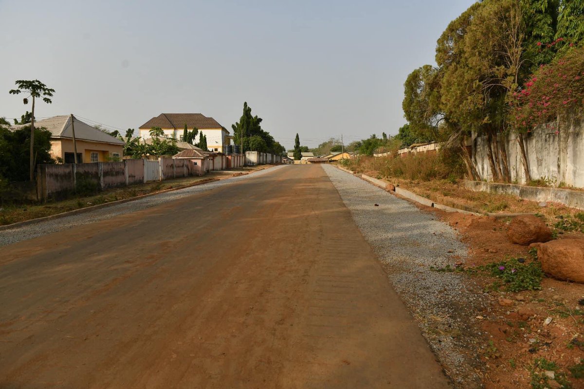UmaarKudu's tweet photo. Counting days to leave office isnโt an excuse to halt projects across the state.
Work has resumed on Shango, behind IBB University Guest House Road Minna.
Cc: @Nupenchi_
#LoloIsWorking https://t.co/NIoTaxNZGf