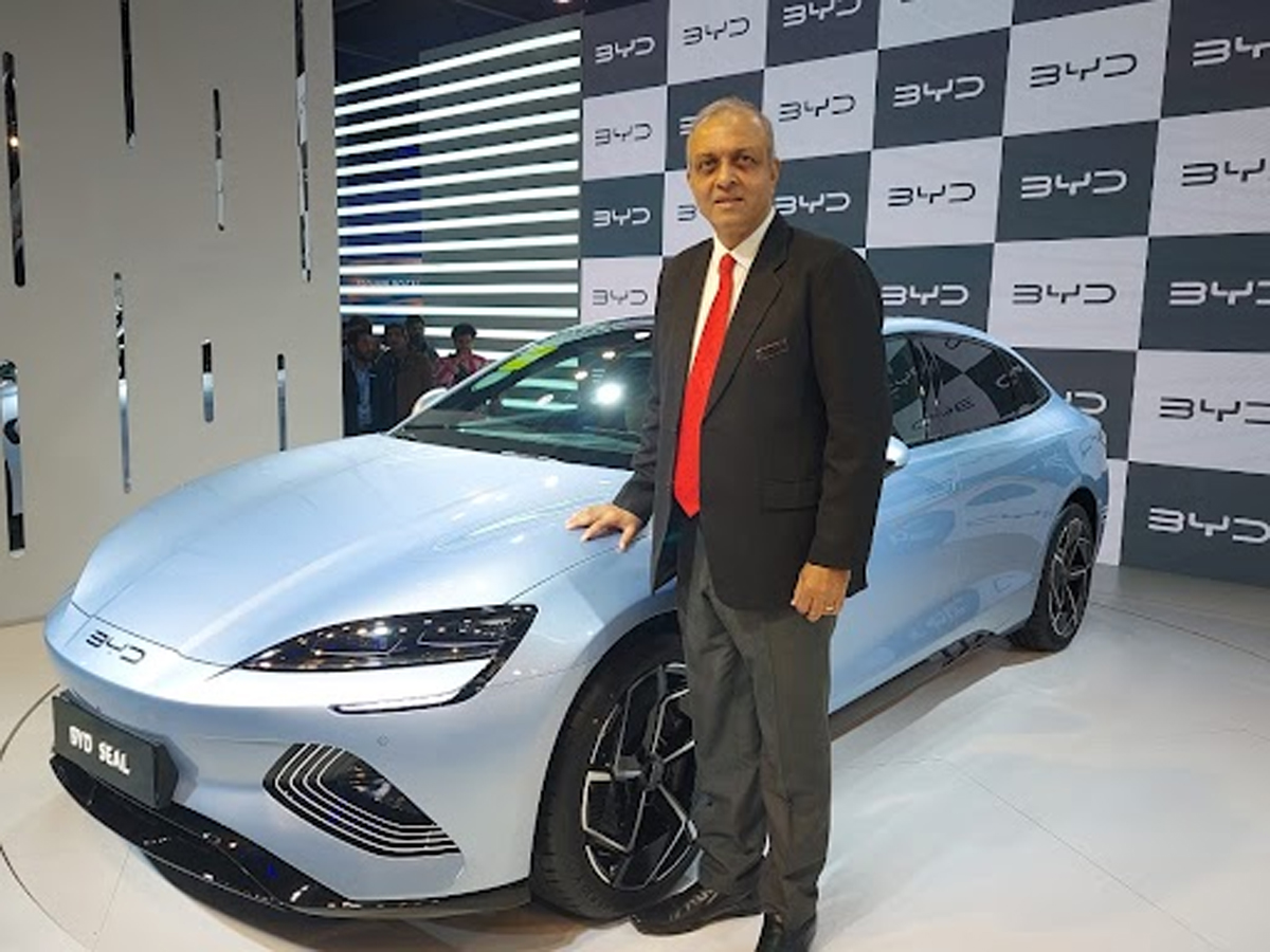 EVTechNews's tweet image. BYD, the world’s leading new energy vehicle (NEV) manufacturer, presented at the Indian Auto Expo 2023 with its new luxury model BYD Seal.

𝐑𝐞𝐚𝐝 𝐌𝐨𝐫𝐞: evtechnews.in/byd-unveils-lu…

#BYD #FirstBatch #electricvehicles #technology #Innovations  #india