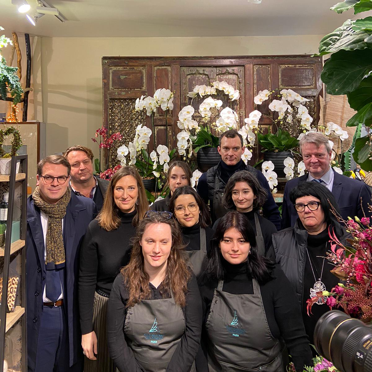 💐 À la veille de la Saint Valentin, la Ministre <a href="/CGrandjean_/">Carole Grandjean</a> rend visite à des jeunes #fleuristes en #alternance. L'occasion de rencontrer le Président de l'École Nationale des Fleuristes, Pascal Mutel, pour échanger sur l'#apprentissage et la #formation chez les fleuristes.