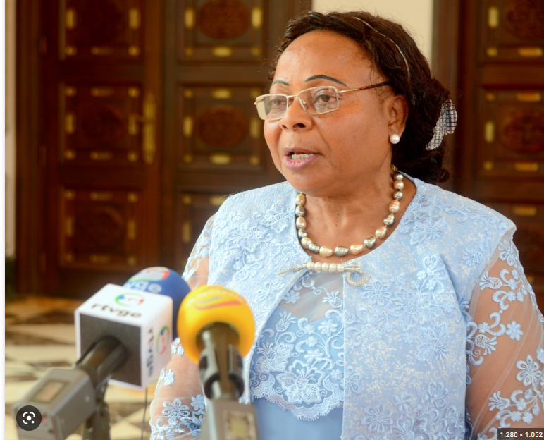 La Primera Ministra del Gobierno, Roka Botey: «Estamos para hacer planes, proyectos alcanzables»