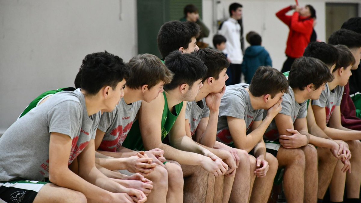 colesanignacio's tweet photo. Cara y cruz para San Ignacio en los partidos de 2ª ronda de Copa Colegial. Nuestras chicas se despiden del torneo dejando el pabellón muy alto tras el último encuentro. 
Los chicos, convocados para: 
👉17 febrero
👉San Ignacio vs IES María Rodrigo
🟩⬛️
https://t.co/2xFlhNKK0d https://t.co/6yeCcRTexq