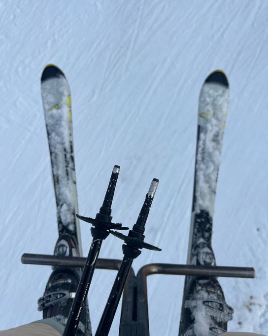 Here is a big hello from New Hampshire. #skiing #ski https://t.co/mRpY6A6aJf<a href="/tag/skiing"class="tags">#skiing</a><a href="/tag/ski"class="tags"><span>#ski</span></a>