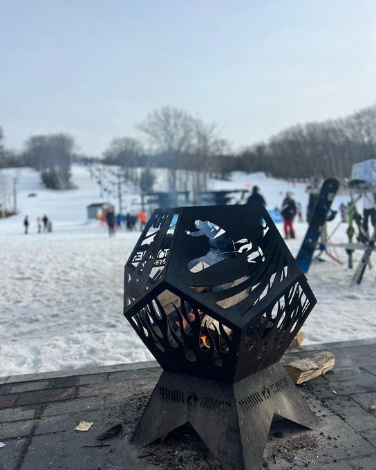 Here is a big hello from New Hampshire. #skiing #ski https://t.co/mRpY6A6aJf<a href="/tag/skiing"class="tags">#skiing</a><a href="/tag/ski"class="tags"><span>#ski</span></a>