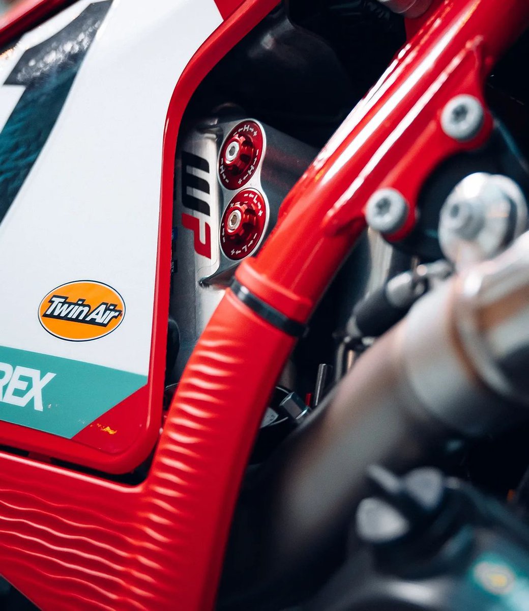 wpjapan1977's tweet photo. Get factory-level performance with WP Suspension!

XACT PRO 8950とXACT PRO 7448は、軽量で、実際に活躍しているファクトリライダーと同じ調整幅で提供しています。

ジャスティンのように、WP Proを装備しレースを楽しもう!

#WPサスペンション #バイク #カスタム https://t.co/MIEBMQCKD5