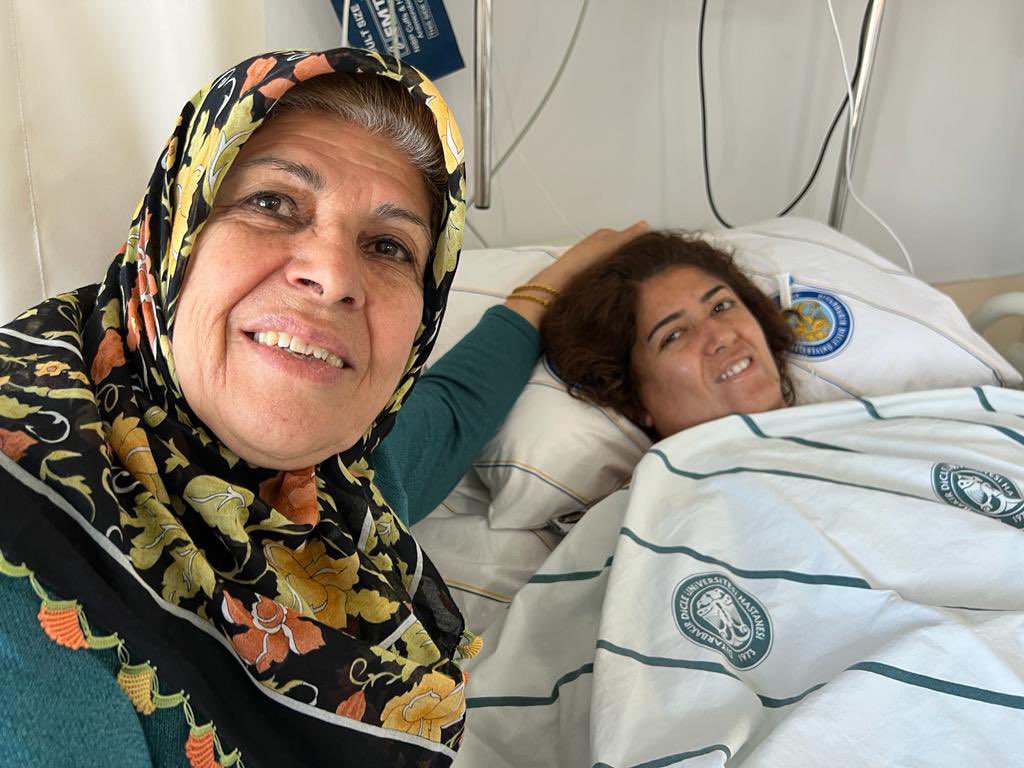Briar Stewart (@briarstewart) on Twitter photo Özlem Ayna and her mother Gülten. We saw her pulled out of the rubble on Friday after nearly 5 days. Nurse says she is doing very well but has some kidney damage because she was without water for so long. Ayna wanted to thank her rescuers incl team from <a href="/IAFF323/">Burnaby Fire L323</a> <a href="/CBCSeminoffCori/">Corinne Seminoff</a> Özlem Ayna and her mother Gülten. We saw her pulled out of the rubble on Friday after nearly 5 days. Nurse says she is doing very well but has some kidney damage because she was without water for so long. Ayna wanted to thank her rescuers incl team from <a href="/IAFF323/">Burnaby Fire L323</a> <a href="/CBCSeminoffCori/">Corinne Seminoff</a>