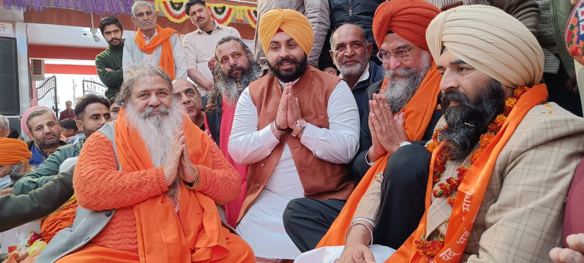 manmohan_bedi's tweet image. ਅੱਜ ਡਿਪਟੀ ਸਪੀਕਰ ਜੈ ਕ੍ਰਿਸ਼ਨ ਸਿੰਘ ਰੋੜੀ ਜੀ ਕੋਟਲਾ ਕਲਾਂ (ਊਨਾ) ਵਿਖੇ ਮਾਣਯੋਗ ਸਪੀਕਰ ਸ. ਕੁਲਤਾਰ ਸਿੰਘ ਸੰਧਵਾਂ ਜੀ ਅਤੇ ਸਿੱਖਿਆ ਮੰਤਰੀ ਸ. ਹਰਜੋਤ ਬੈਂਸ ਜੀ ਨਾਲ ਬਾਬਾ ਬਾਲ ਜੀ ਮੰਦਿਰ ਵਿਖੇ ਨਤਮਸਤਕ ਹੋਏ। @harjotbains @Sandhwan @RouriJai