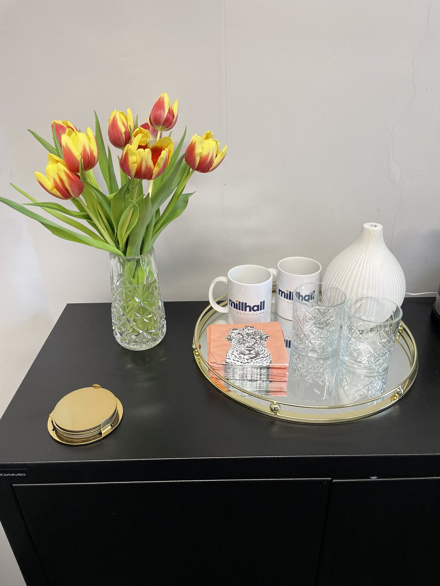 Millhallfs's tweet photo. Nice to walk into the office today smelling nice, feeling bright and welcoming 💐🌷 #millhallfs #manchestermortgageadviser #mortgageadvice https://t.co/xN1IErzTSY